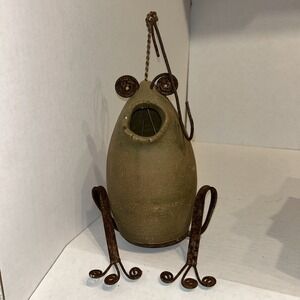 Hanging Clay & Metal‎ Birdhouse Rustic Frog Design Garden Decor